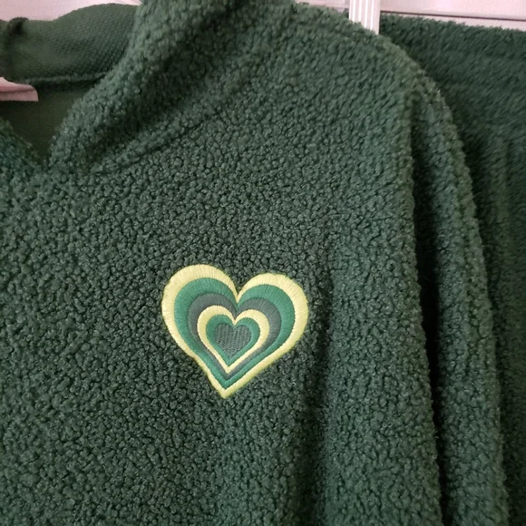 XXL NWT 2pc No Boundaries Dark Green Teddy Longsleeve Sweatshirt & Shorts Set - Picture 2 of 8